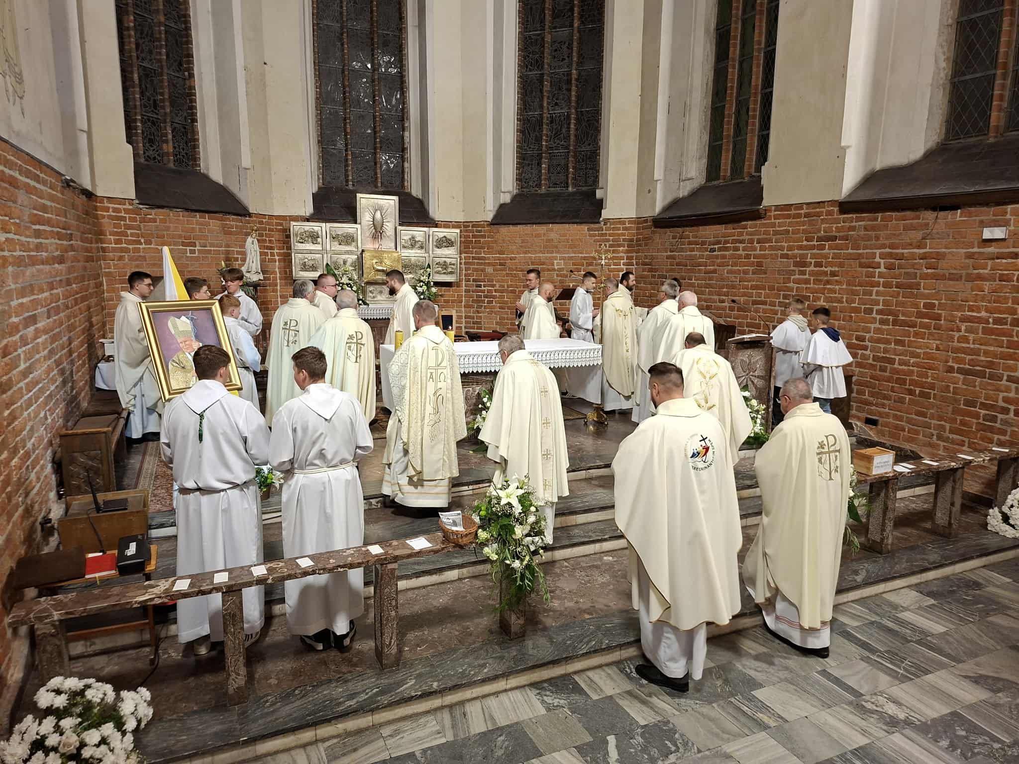  JUBILEUSZOWA PIELGRZYMKA DEKANATU 