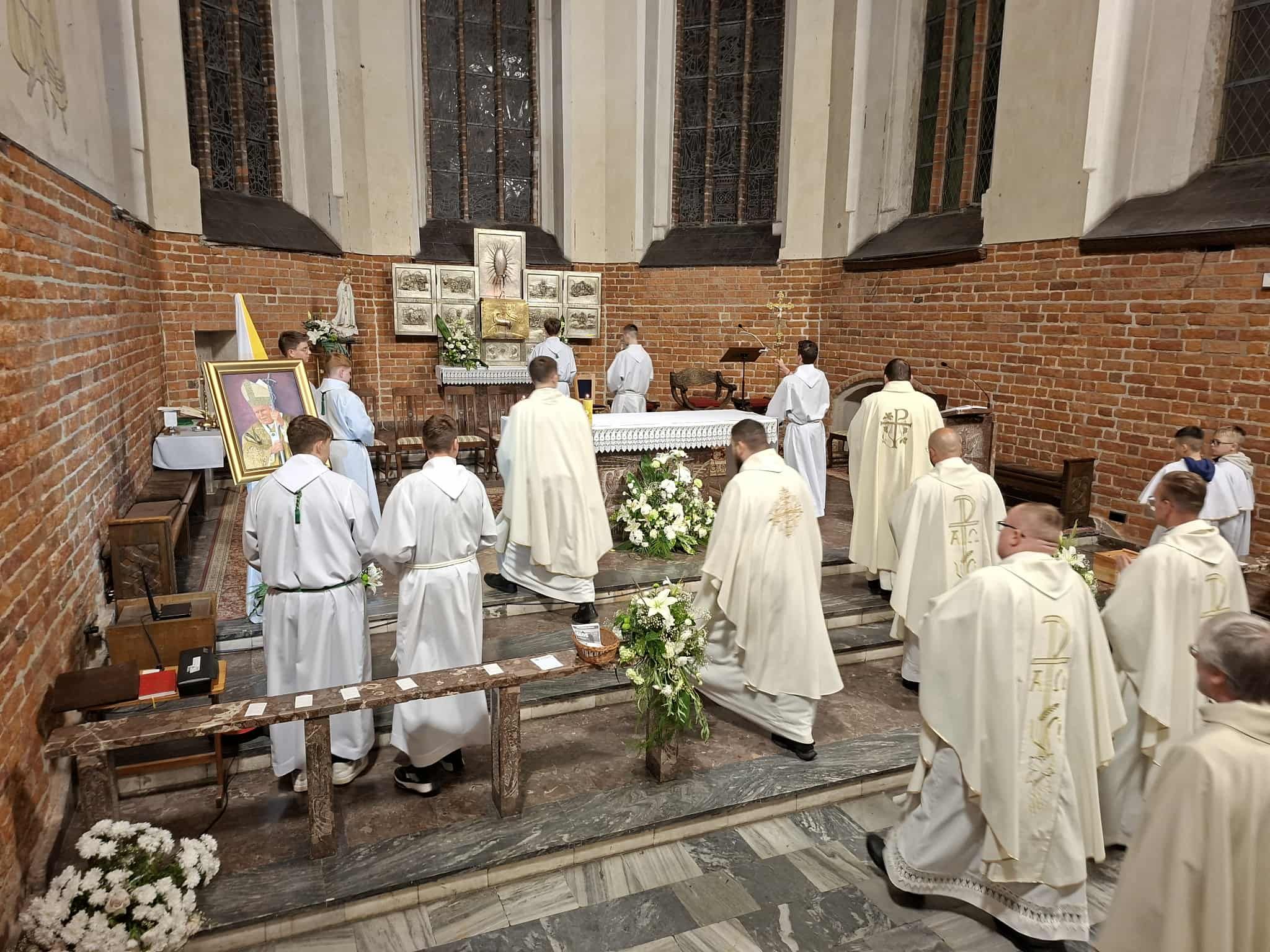  JUBILEUSZOWA PIELGRZYMKA DEKANATU 