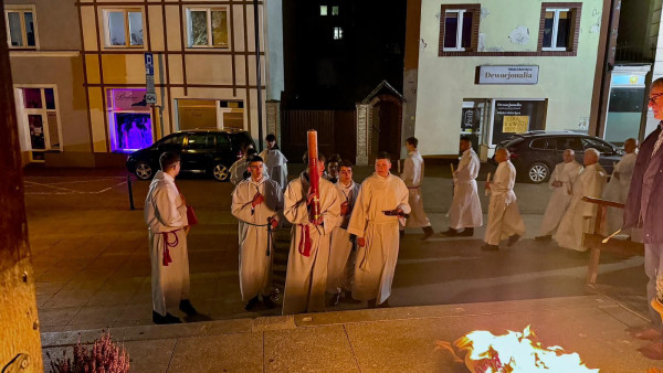 WIEGILIA PASCHALNA W WIELKĄ NOC